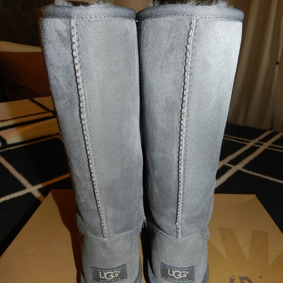 UGG Women's Size 7 Classic Tall 5815 Grey Shearling Suede Boots - Picture 3 of 9